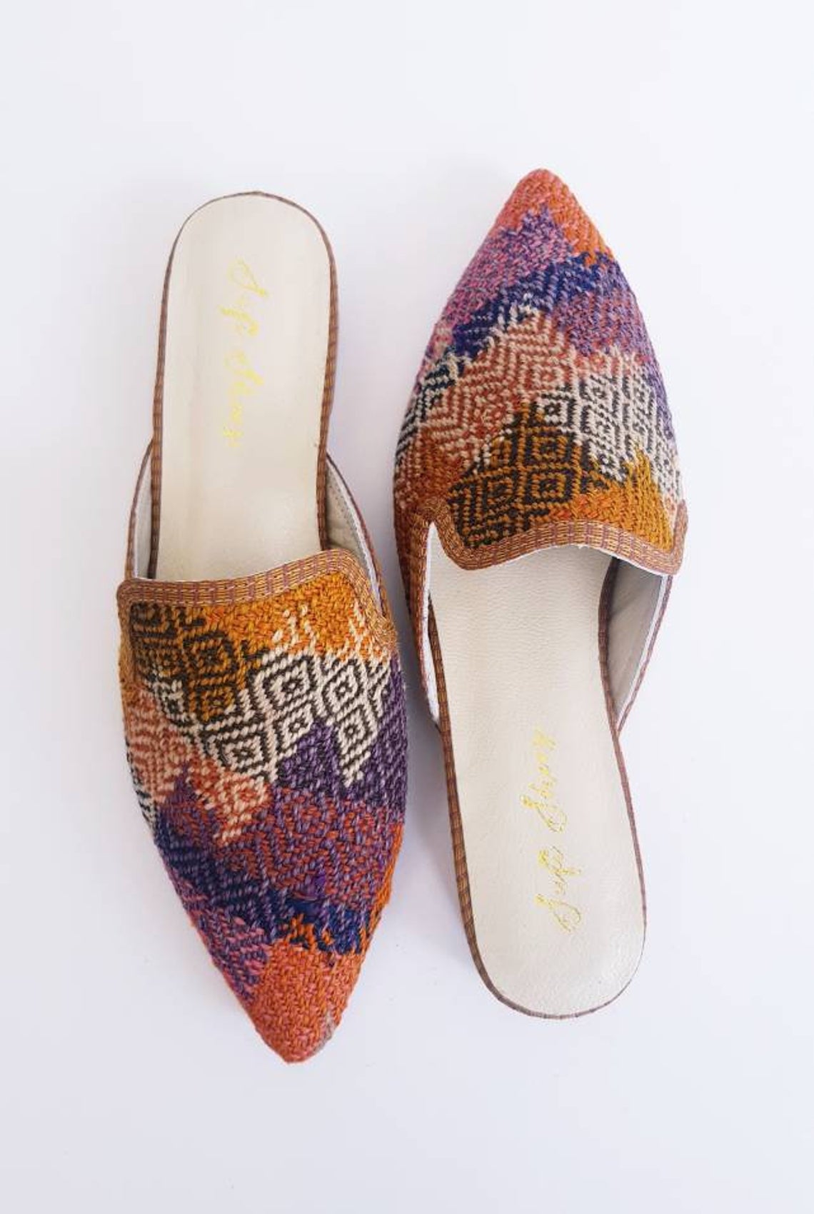Handmade Vintage Kilim Pointed mules 39 euro size for Women – Handcrafted  Shoes and Bags